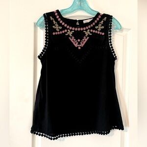 G Collection Rich Black Sleeveless Blouse with Embroidery Detail Women’s Small